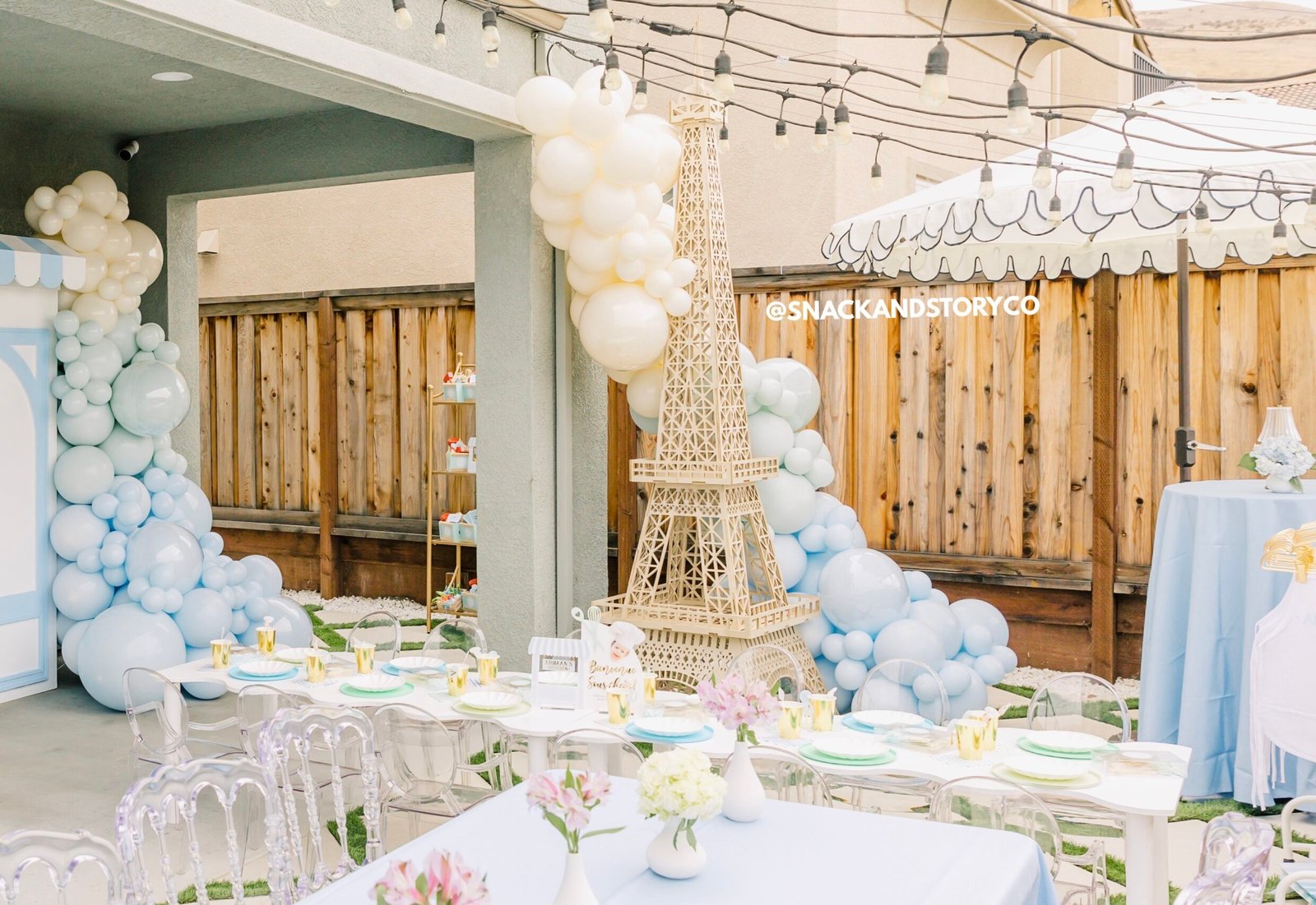 Narrate the Moment: On the Go – Big Transitions, Appointments & Social Moments